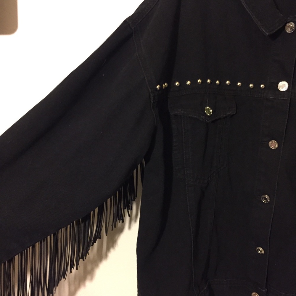 Fringe jean jacket // Missguided